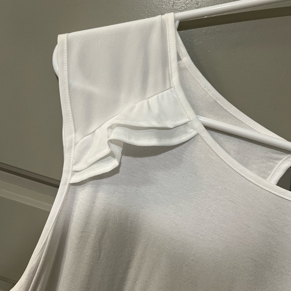 Banana Republic- NWT White Sleeveless Top - Picture 2 of 6